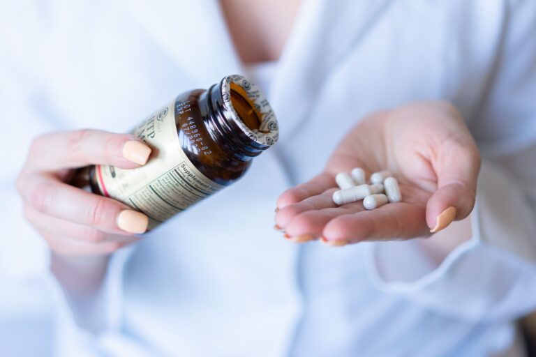Vitamin B12 Estrogen Levels: What Women Need to Know